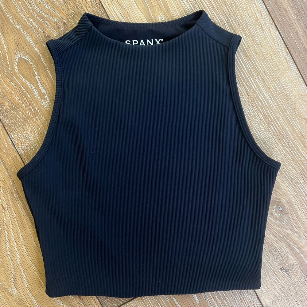 EUC SPANX Contour Rib Mock Neck Crop Top - Picture 2 of 7